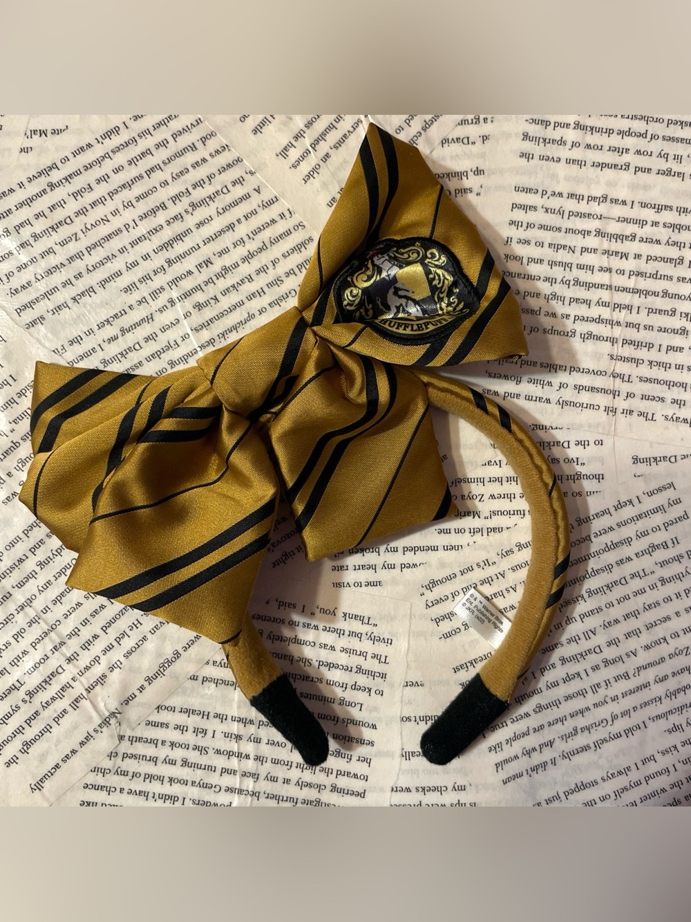 Harry Potter Hufflepuff Bow/Headband
The Wizarding World of Harry Potter